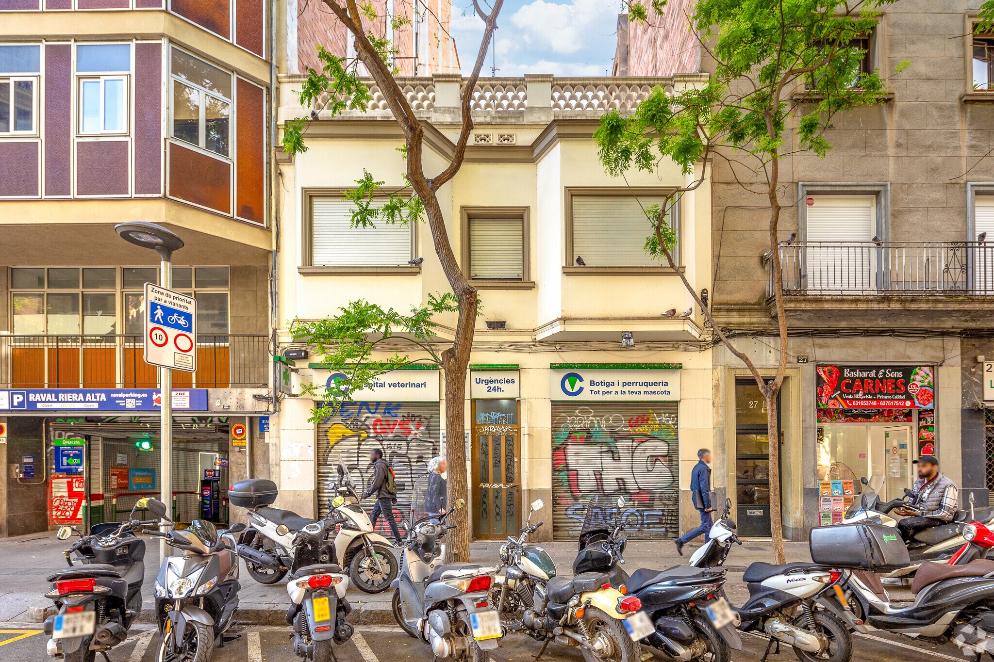 Retail in Barcelona, Barcelona for sale Primary Photo- Image 1 of 18