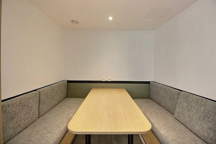 Office in Paris for lease - Building Photo - Image 3 of 10