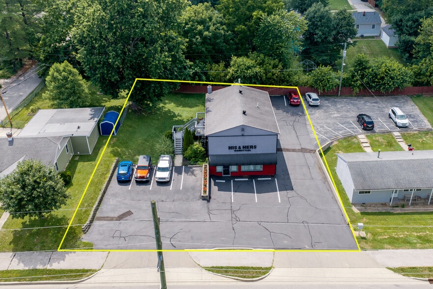 2312 S Rogers St, Bloomington, IN à vendre - Photo du bâtiment - Image 3 de 49