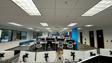 1550 Sawgrass Corporate Pky, Sunrise, FL à louer Photo du bâtiment- Image 2 de 43