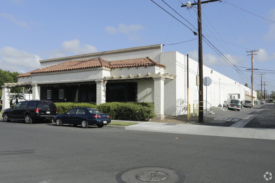 15100-15144 Paramount Blvd, Paramount, CA à louer - Photo du bâtiment - Image 2 de 4