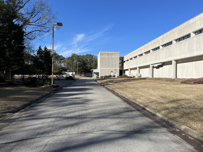 720 Western Blvd, Tarboro, NC à vendre - Photo du bâtiment - Image 2 de 27