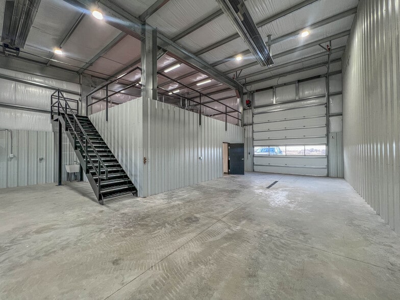 687 N Robertson Rd, Casper, WY à louer - Photo du bâtiment - Image 3 de 13