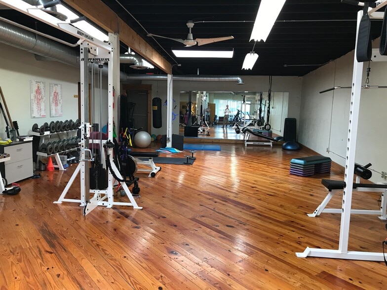 2433 Broad St, Chattanooga, TN for lease - Building Photo - Image 2 of 6