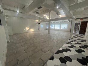 7810 W Good Hope Rd, Milwaukee, WI for lease Interior Photo- Image 2 of 5