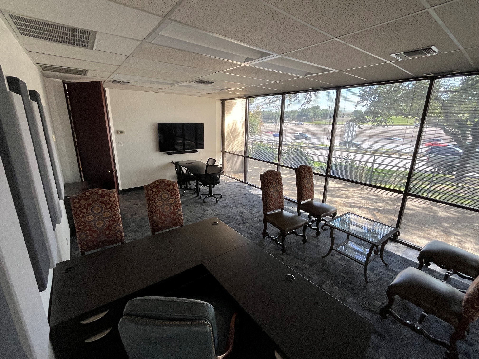 10401 W IH-10, San Antonio, TX for lease Interior Photo- Image 1 of 2