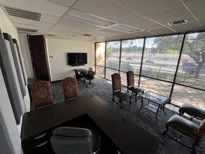 10401 W IH-10, San Antonio, TX for lease Interior Photo- Image 1 of 2