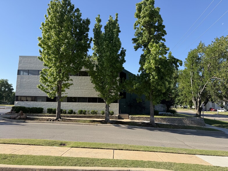 707 24th Ave SW, Norman, OK for lease - Building Photo - Image 3 of 8