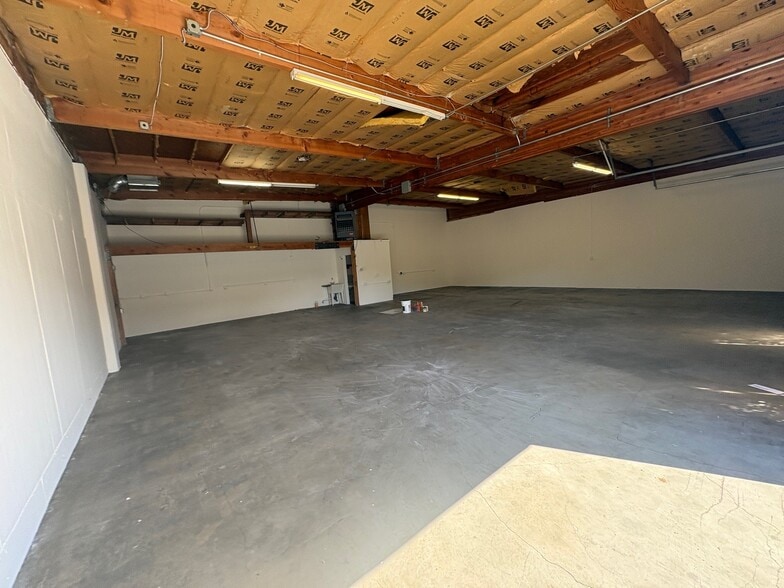 16 Pamaron Way, Novato, CA for lease - Building Photo - Image 3 of 6