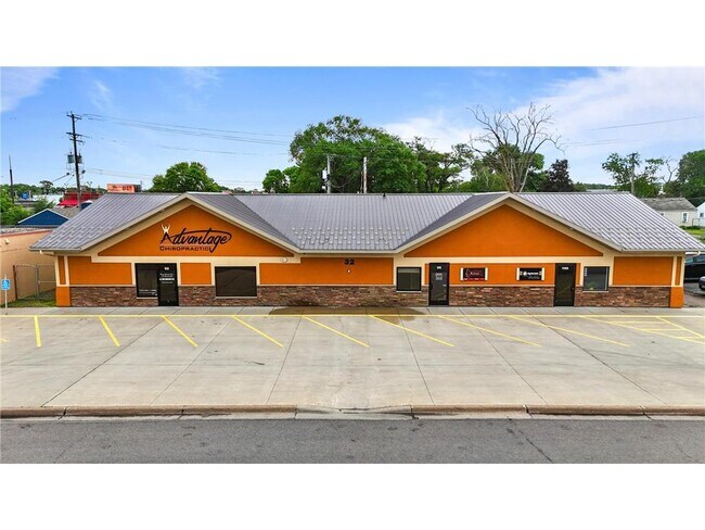 Plus de détails pour 32 32nd Ave S, Saint Cloud, MN - Bureau à vendre