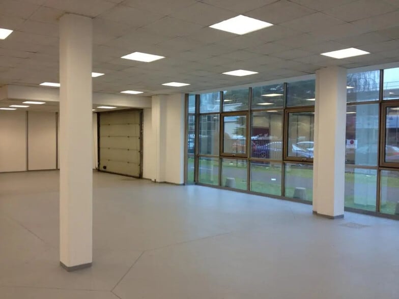 1-7 Rue Henri De France, Bezons for lease - Interior Photo - Image 3 of 10