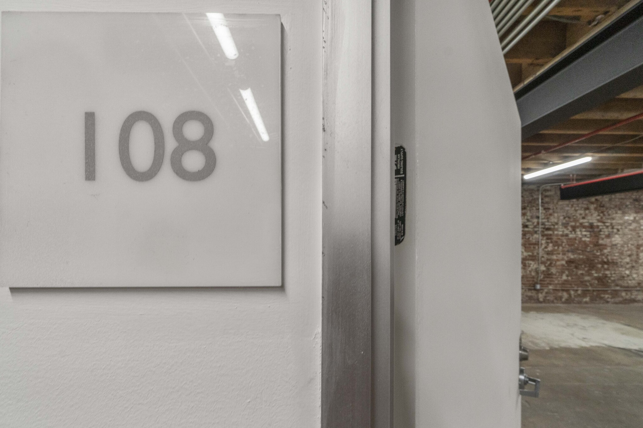 941 E 2nd St, Los Angeles, CA à louer Photo intérieure- Image 1 de 7