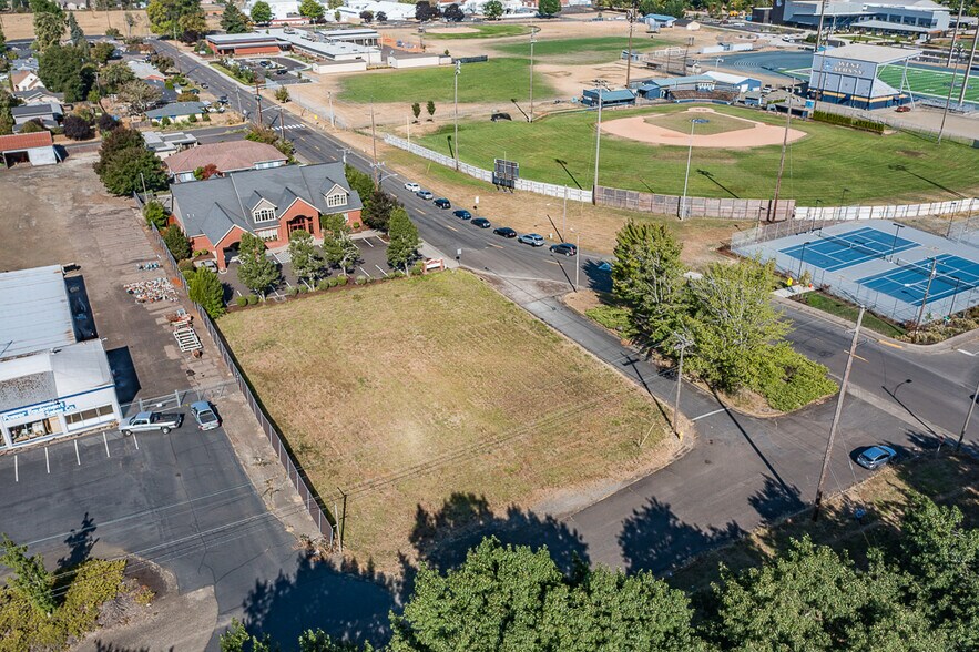 1040 24th Ave SW, Albany, OR à vendre - Aérien - Image 2 de 8