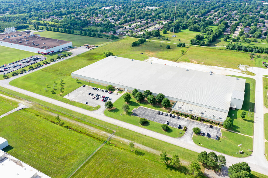 1603 N 35th St, Rogers, AR for lease - Building Photo - Image 1 of 13