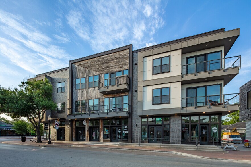 1455 W Magnolia Ave, Fort Worth, TX à louer - Photo du bâtiment - Image 2 de 4