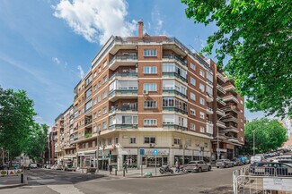 Plus de détails pour Calle Aviador Zorita, 39, Madrid - Commerce de détail à louer