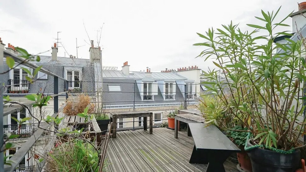 15 Rue Martel, Paris for sale - Building Photo - Image 3 of 12