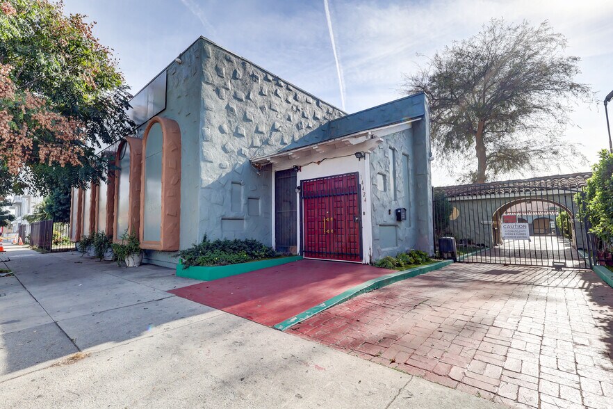 14424 Vanowen, Los Angeles, CA for sale - Primary Photo - Image 1 of 76