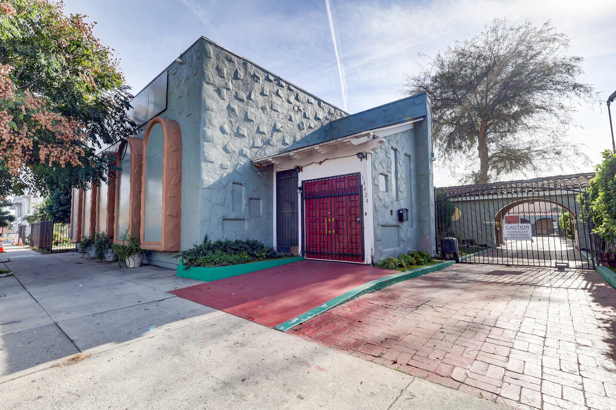 14424 Vanowen, Los Angeles, CA for sale Primary Photo- Image 1 of 77