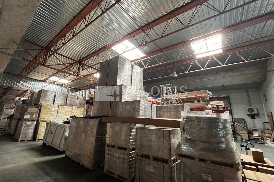 Industrial in Vitrolles for lease Interior Photo- Image 1 of 8
