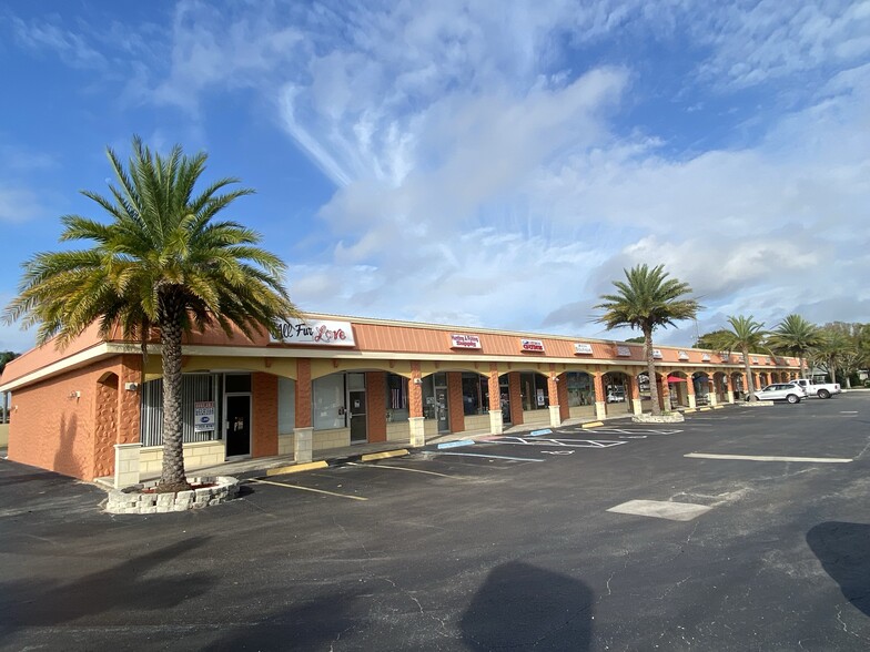 2137 N Courtenay Pky, Merritt Island, FL for lease - Building Photo - Image 1 of 5