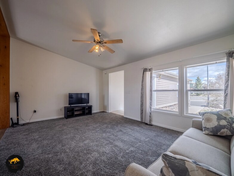 2011 Adobe Ave, Douglas, WY à vendre - Photo intérieure - Image 3 de 8