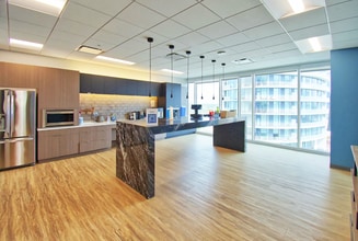 3200 Kirby Dr, Houston, TX à louer Photo intérieure- Image 2 de 10