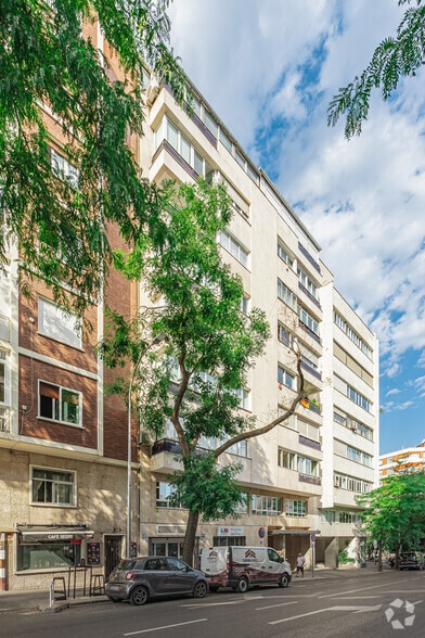 Calle del Segre, 27, Madrid, Madrid for lease - Building Photo - Image 3 of 3