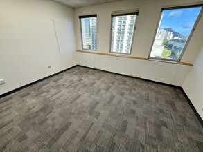 2270 Kalakaua Ave, Honolulu, HI for lease Interior Photo- Image 2 of 4
