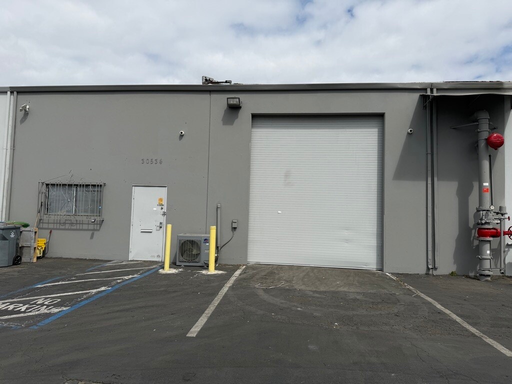 30500-30530 Union City Blvd, Union City, CA for lease Building Photo- Image 1 of 8