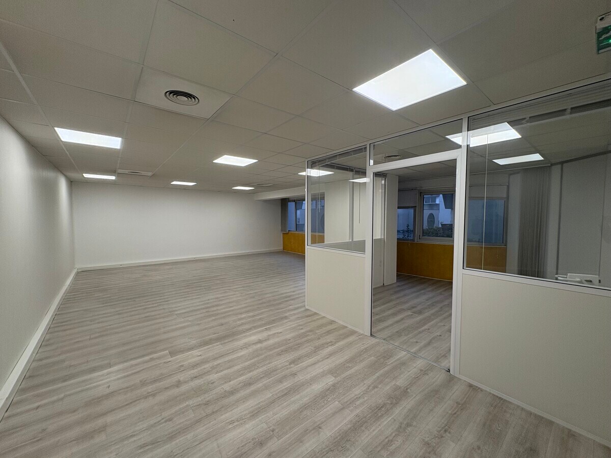 74 Rue Georges Bonnac, Bordeaux, GIR 33000 - Unit tour 3 -  - Interior Photo - Image 1 of 5