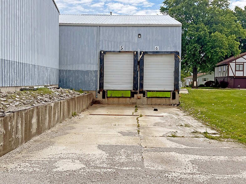 1450-1520 S Mill St, Nashville, IL à vendre - Photo du bâtiment - Image 3 de 12
