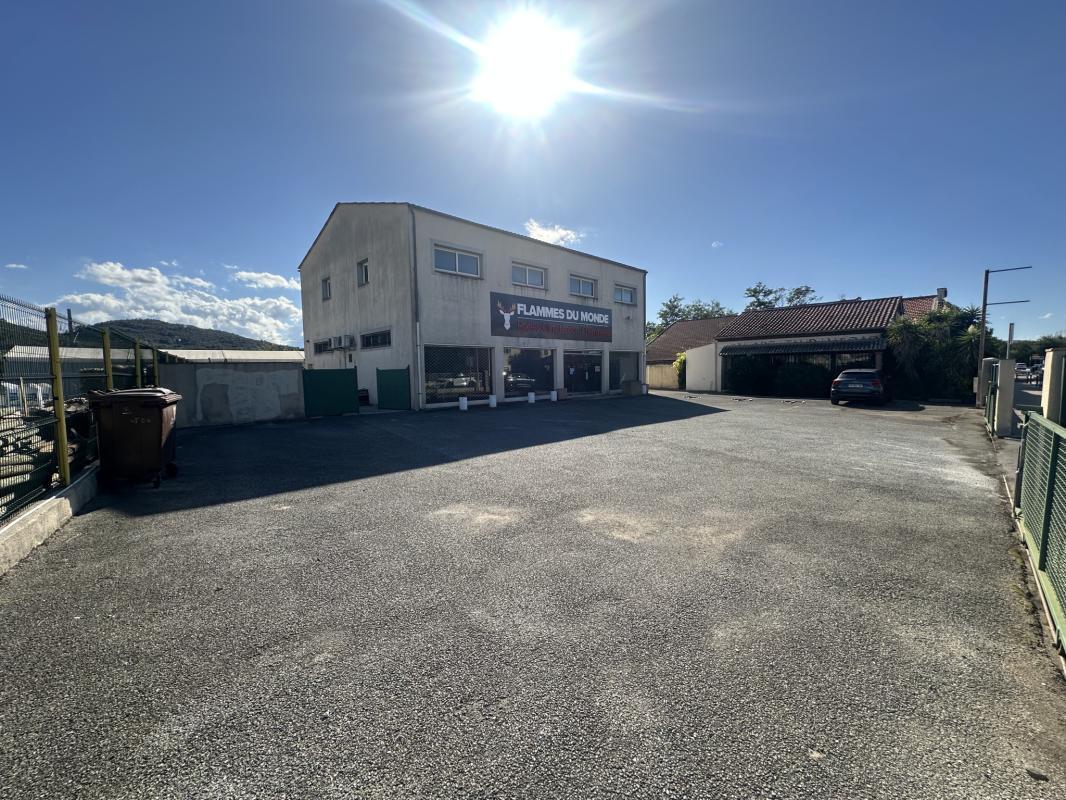 Retail in Le Muy for lease Building Photo- Image 1 of 13