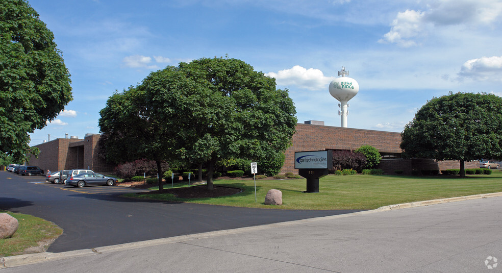 311 Shore Dr, Burr Ridge, IL for sale - Building Photo - Image 1 of 1