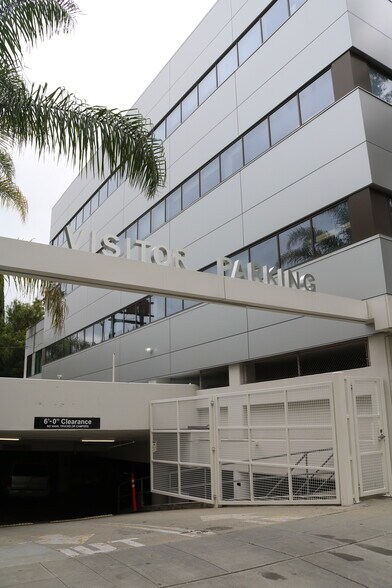 8665 Wilshire Blvd, Beverly Hills, CA à louer - Photo du bâtiment - Image 3 de 4