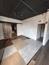 141 S Batavia Ave, Batavia, IL à louer Photo intérieure- Image 2 de 7