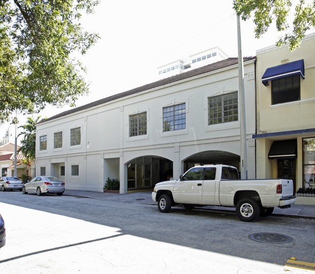 Plus de détails pour 370 Minorca Ave, Coral Gables, FL - Bureau/Médical à louer