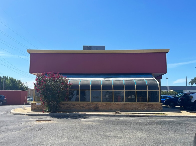 5050 Walzem Rd, San Antonio, TX for lease - Building Photo - Image 2 of 4
