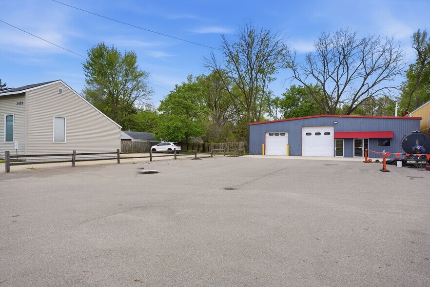 3499 E Main St, Kalamazoo, MI à vendre - Photo du bâtiment - Image 3 de 27