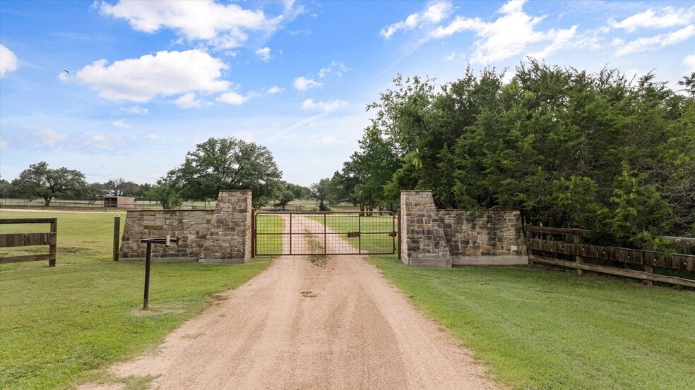1904 Floyd Rd, Weatherford, TX for sale - Building Photo - Image 2 of 78