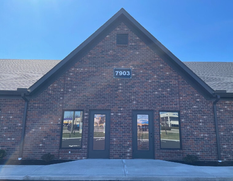 7903 E Kemper Rd, Cincinnati, OH à vendre - Photo du bâtiment - Image 2 de 6