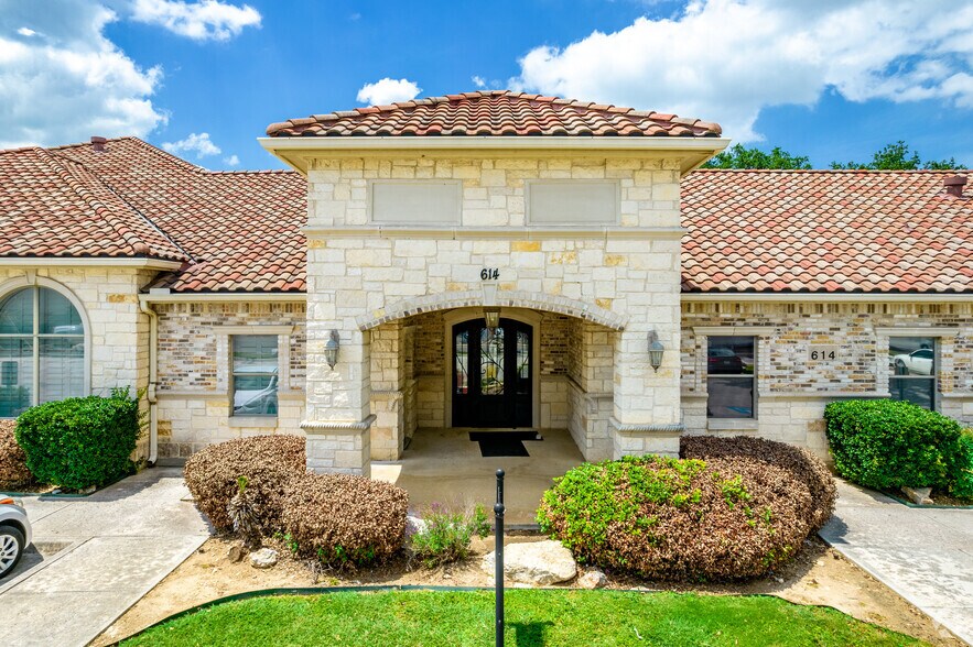 1202 E Sonterra Blvd, San Antonio, TX à louer - Photo du bâtiment - Image 2 de 4