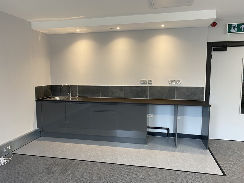 Evolution Park, Runcorn for lease - Interior Photo - Image 3 of 5