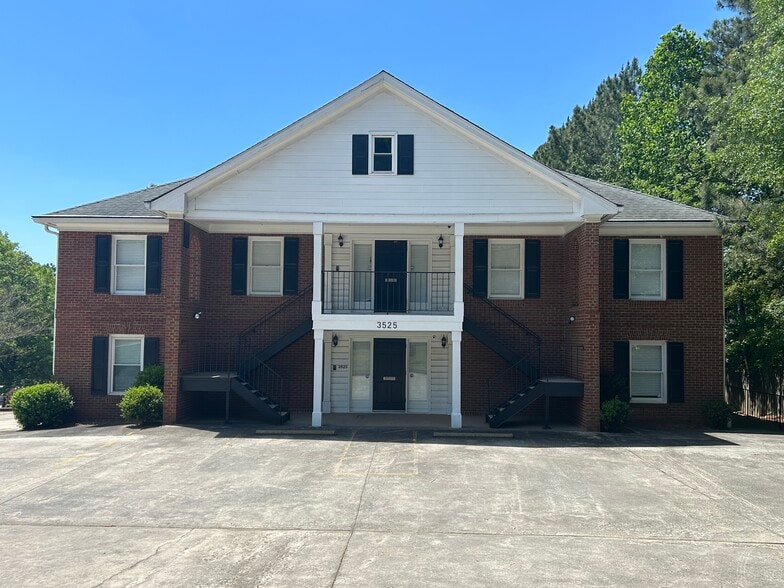 3525 Holcomb Bridge Rd, Peachtree Corners, GA for lease - Primary Photo - Image 1 of 17