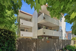 More details for 802 N 43rd St, Seattle, WA - Multifamily for Sale