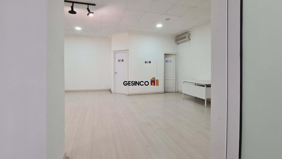 Retail in Ontinyent, Valencia for lease - Building Photo - Image 3 of 7