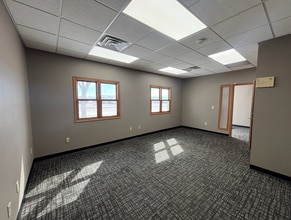 4700 W 26th St, Sioux Falls, SD for lease Interior Photo- Image 2 of 3