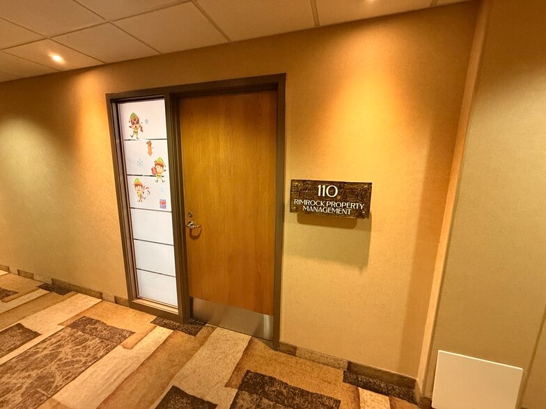 17010 103rd Ave, Edmonton, AB à louer - Photo du bâtiment - Image 3 de 20