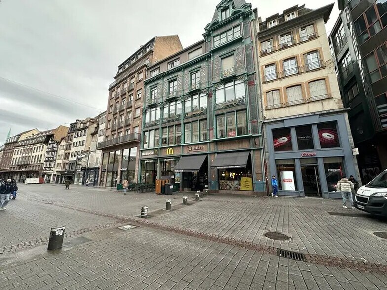 Bureau dans Strasbourg à louer - Photo du bâtiment - Image 2 de 5