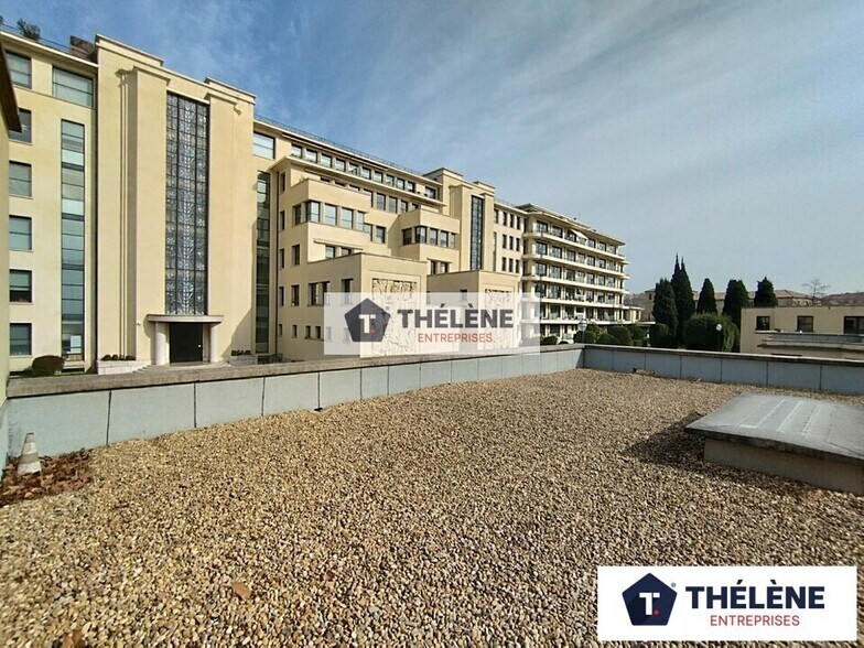 Office in Montpellier for lease - Building Photo - Image 3 of 11